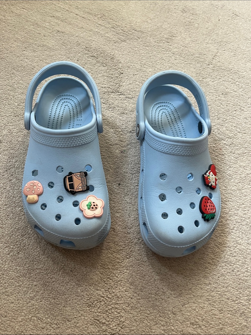 Crocs - Kids Light Blue Slip-On Clog Sandals with 5 Jibbitz